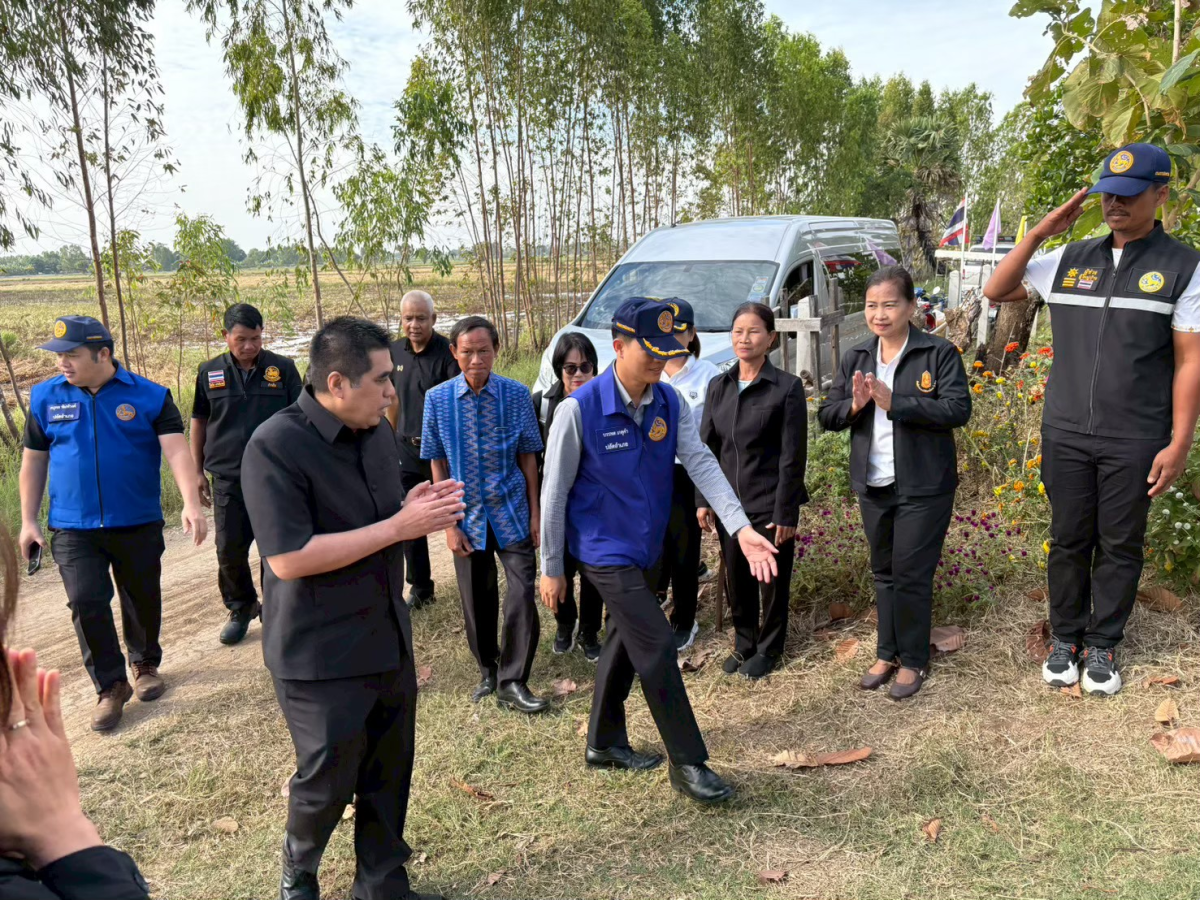 พิธีปล่อยพันธ์ปลาพระราชทาน  ณ แปลงโคก หนอง นา ข้าราชบริพาร หน่วยราชการในพระองค์