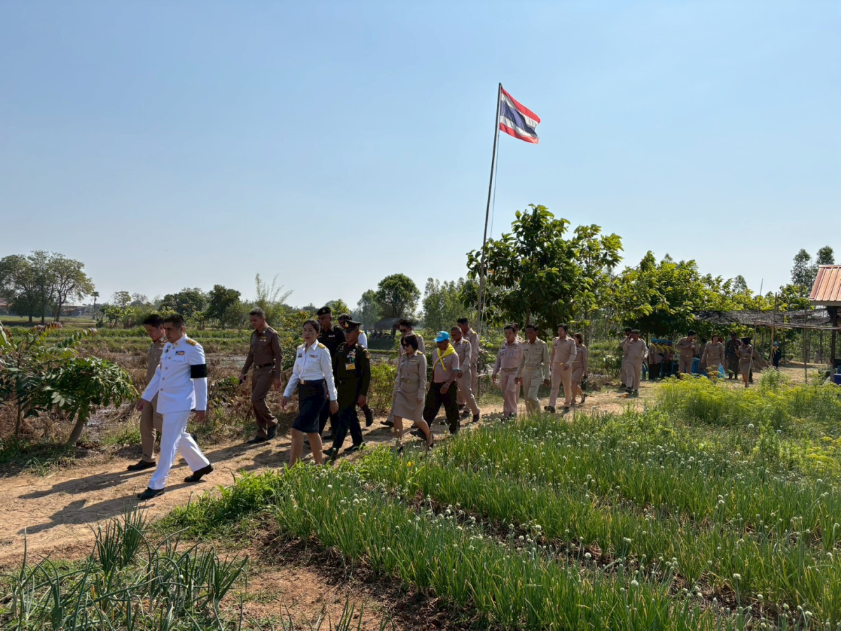 พิธีปล่อยพันธ์ปลาพระราชทาน  ณ แปลงโคก หนอง นา ข้าราชบริพาร หน่วยราชการในพระองค์