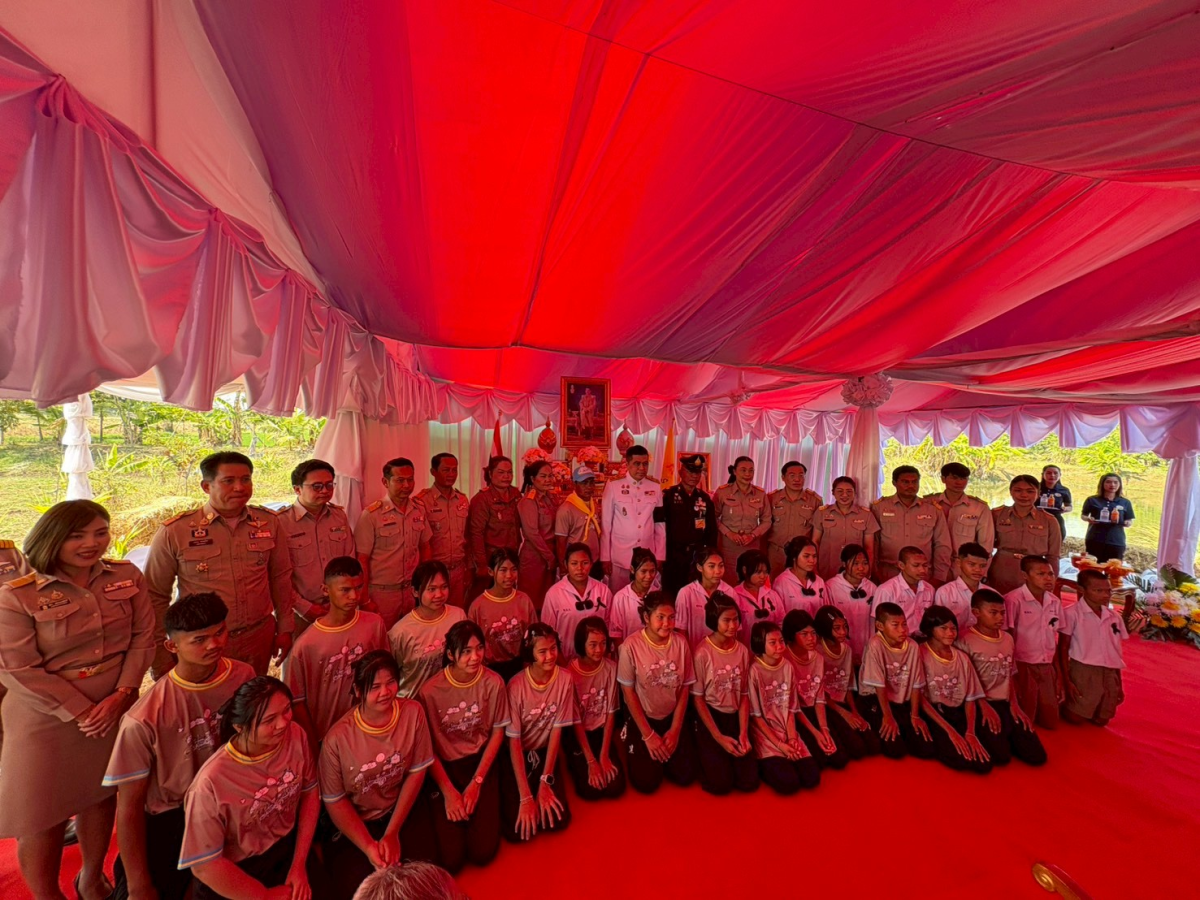 พิธีปล่อยพันธ์ปลาพระราชทาน  ณ แปลงโคก หนอง นา ข้าราชบริพาร หน่วยราชการในพระองค์